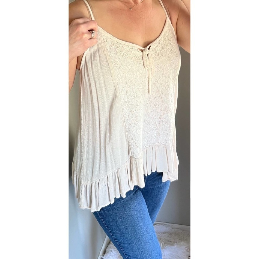 Women’s Torrid Cream colored top, Size 1